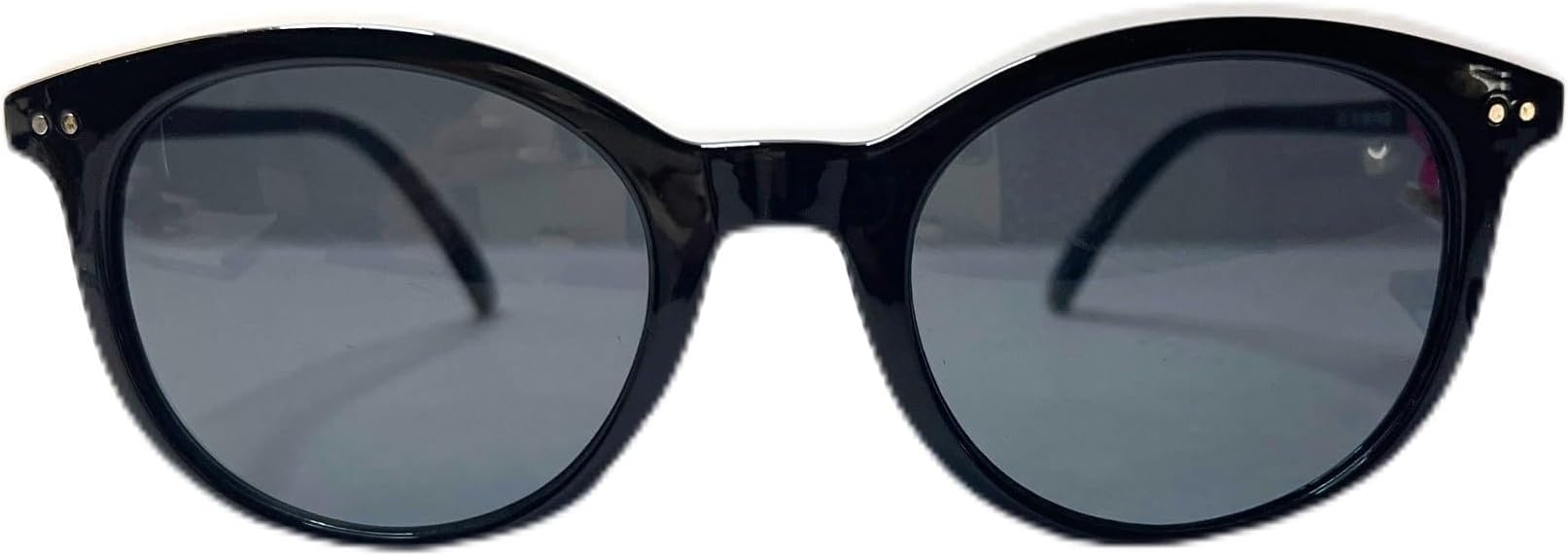Foster Grant Unisex sunglasses round shape, black. CC 1806.
