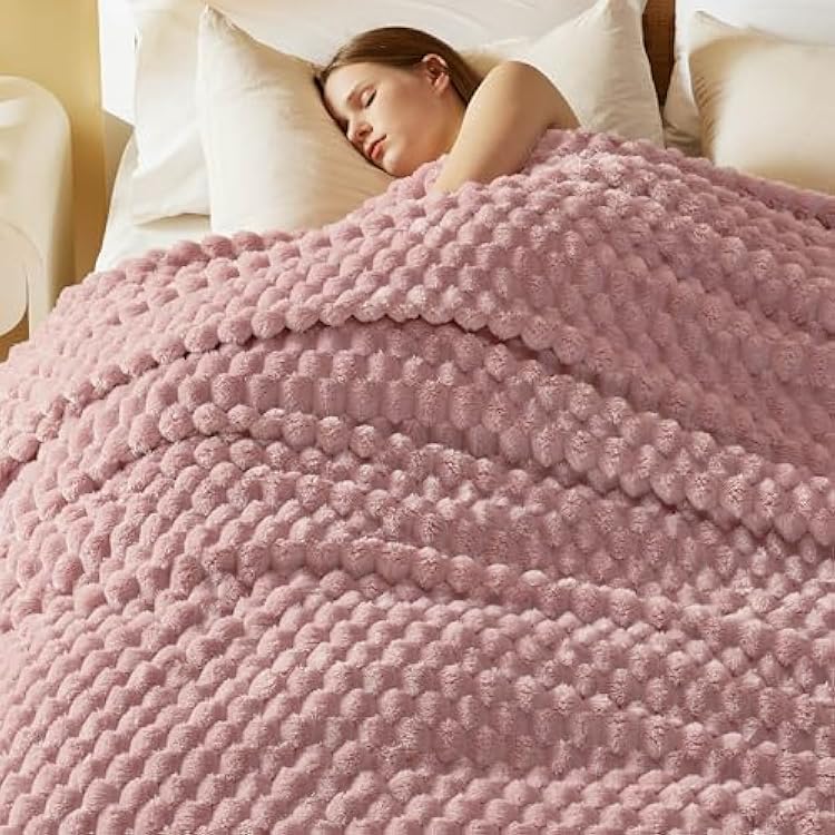 Bedsure Blanket Queen Size for Bed - 350GSM Fluffy Plush Bubble Blanket Queen Size for Home Room Decor, GentleSoft Cute Fleece Soft Cozy Gifts for Women Girls, Dusty Rose, 90x90 Inches