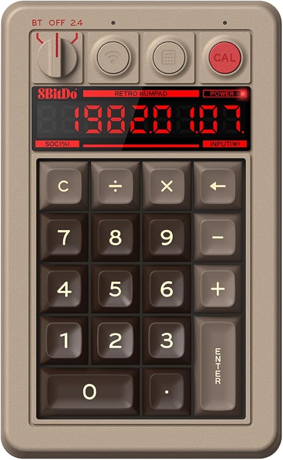 8BitDo Retro 18 Mechanical Numpad ، يدعم وضع الحاسبة ، Bluetooth / 2.4G / Wired Numpad لنظامي التشغيل Windows و Android - C64 Edition