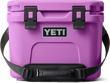 YETI Roadie 15 مبرد صلب مع حزام كتف مزدوج