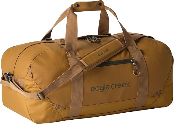 حقيبة دافل Eagle Creek No Matter What - حقيبة دافل صديقة للبيئة للسفر المستدام - حزام كتف قابل للتعديل - خيارات حمل متعددة - سهلة التخزين - بني سفاري - 60 لتر