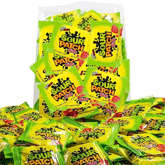 حزمة حلوى السائبة من حلوى SourPatch Kids - حجم المرح ملفوفة بشكل فردي حلوى مسرح السينما ، حشو سلة حشو العطلات ، حقائب الحفلات ، المكتب ، أثناء التنقل الوجبات الخفيفة ، حقيبة 2 رطل