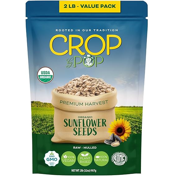 CROP BY POP - حبات بذور عباد الشمس الخام العضوية المقشرة، غير مملحة، مقشرة (32 أونصة - 2 رطل) معبأة طازجة في كيس قابل لإعادة الغلق - عضوية من وزارة الزراعة الأمريكية، غير معدلة وراثيًا - مزروعة بشكل طبيعي، نباتية، كوشير